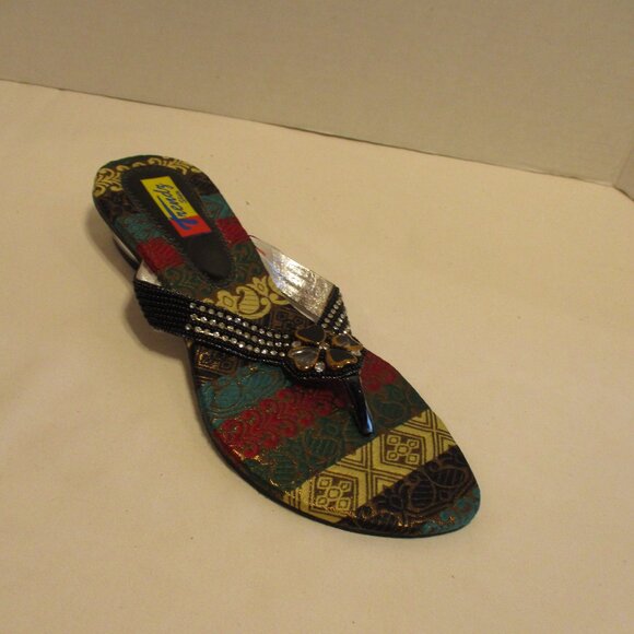 Trendz Woman Size 6 Black Yellow Red Bling Bling Beach Travel Vacation Sandals - Picture 6 of 13